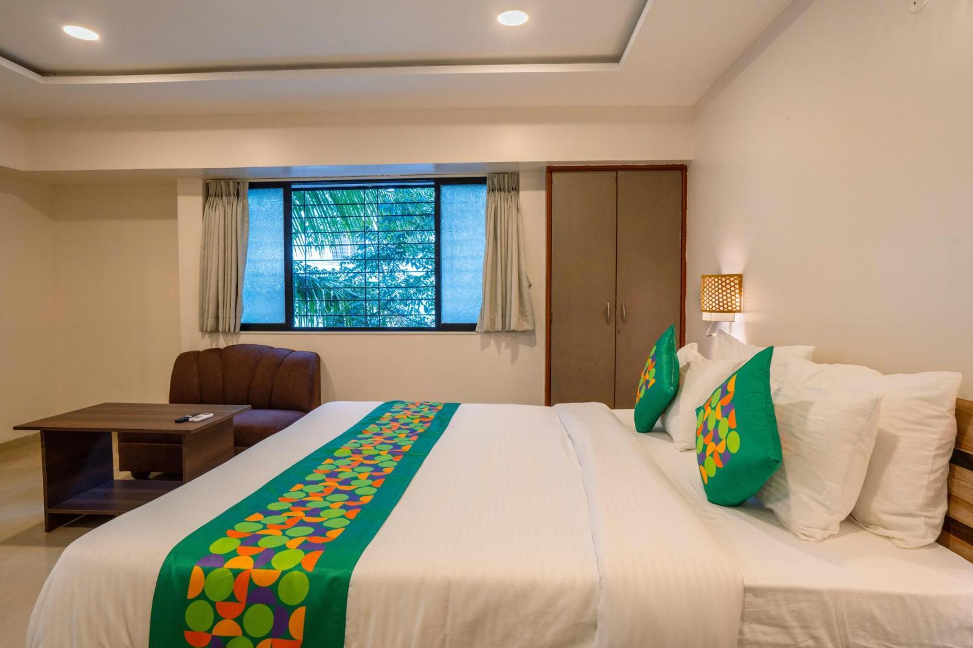Treebo Royal Comfort Atithi Pune Bagian luar foto