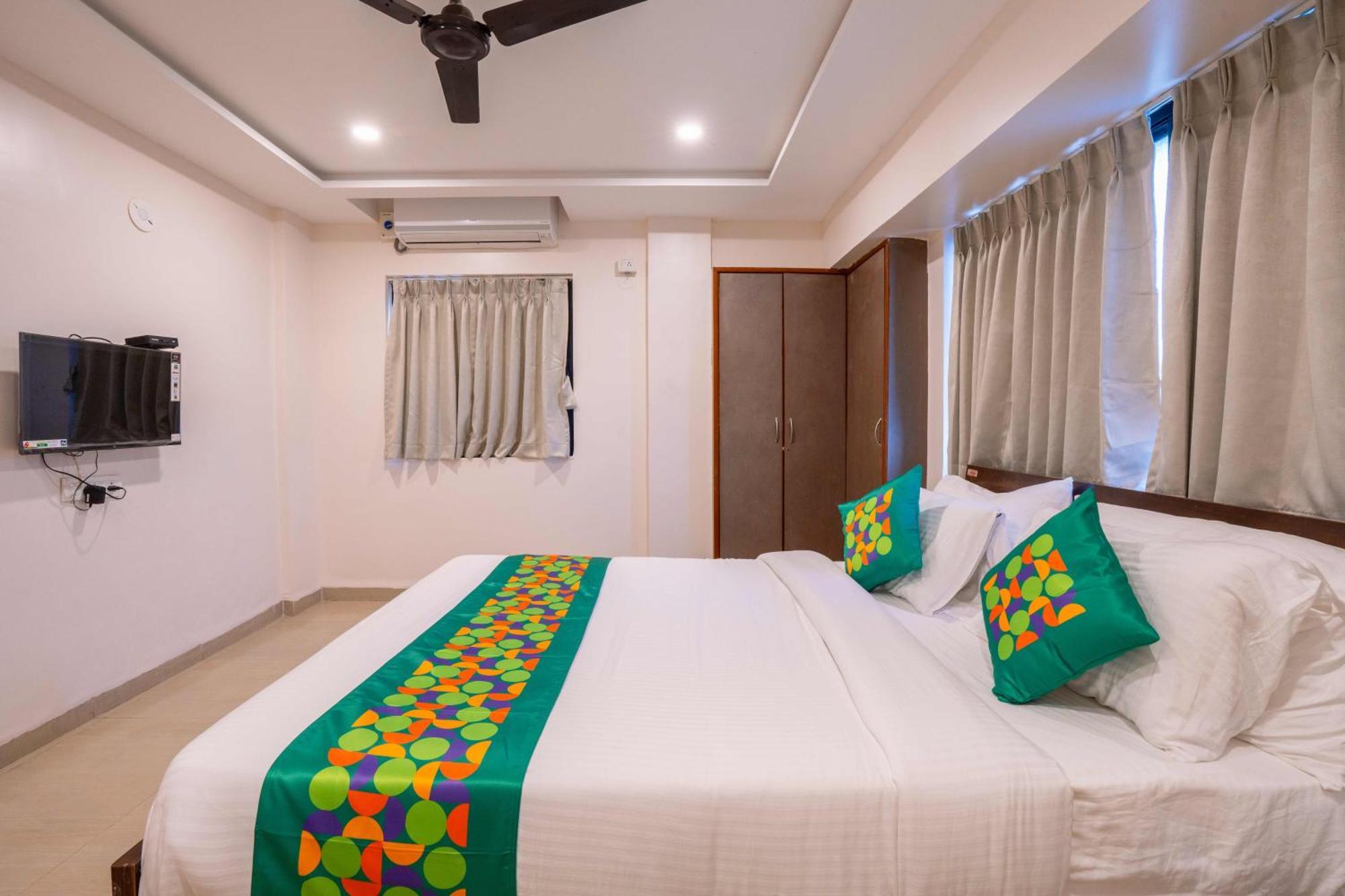 Treebo Royal Comfort Atithi Pune Bagian luar foto