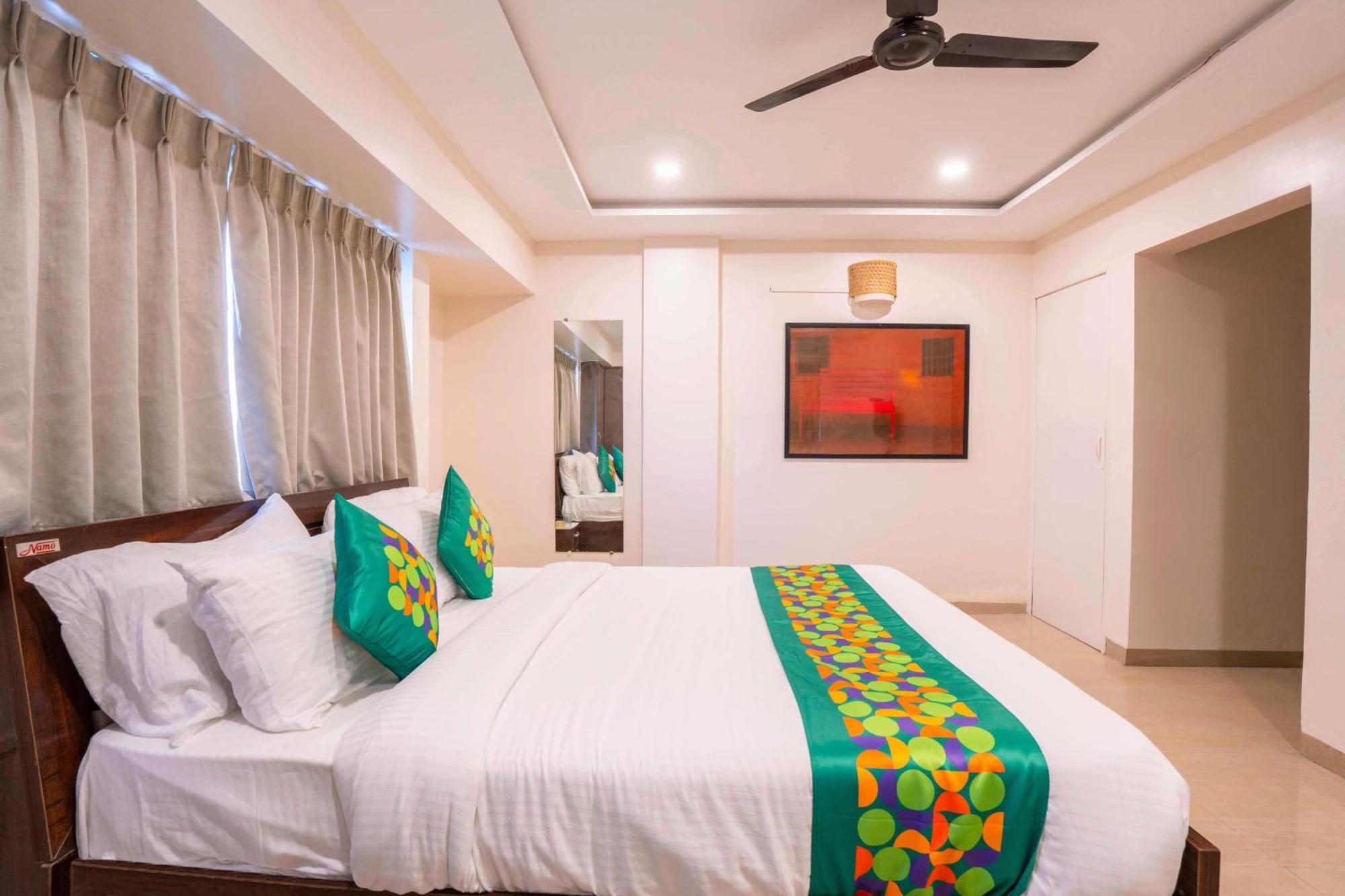Treebo Royal Comfort Atithi Pune Bagian luar foto