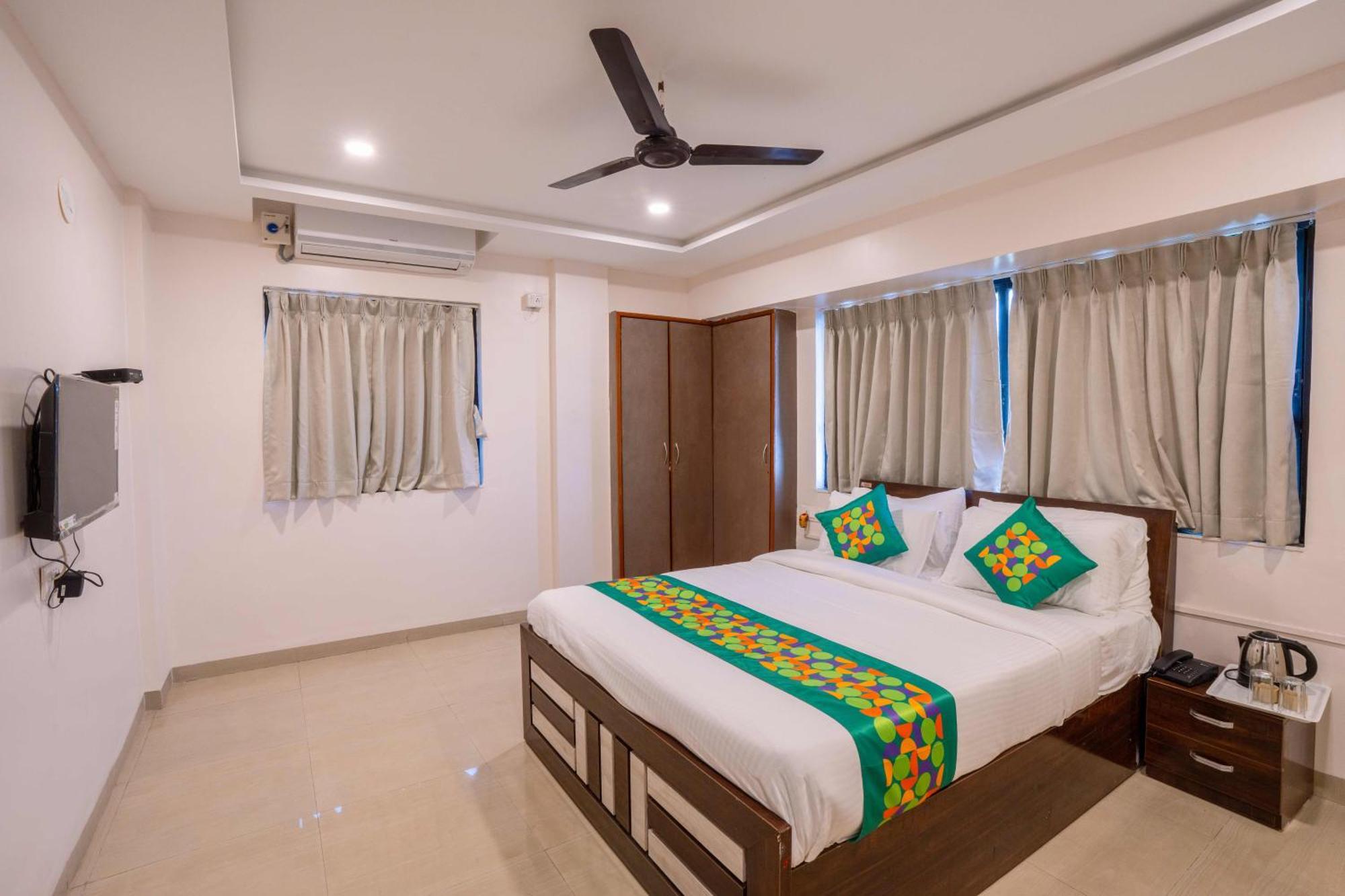 Treebo Royal Comfort Atithi Pune Bagian luar foto