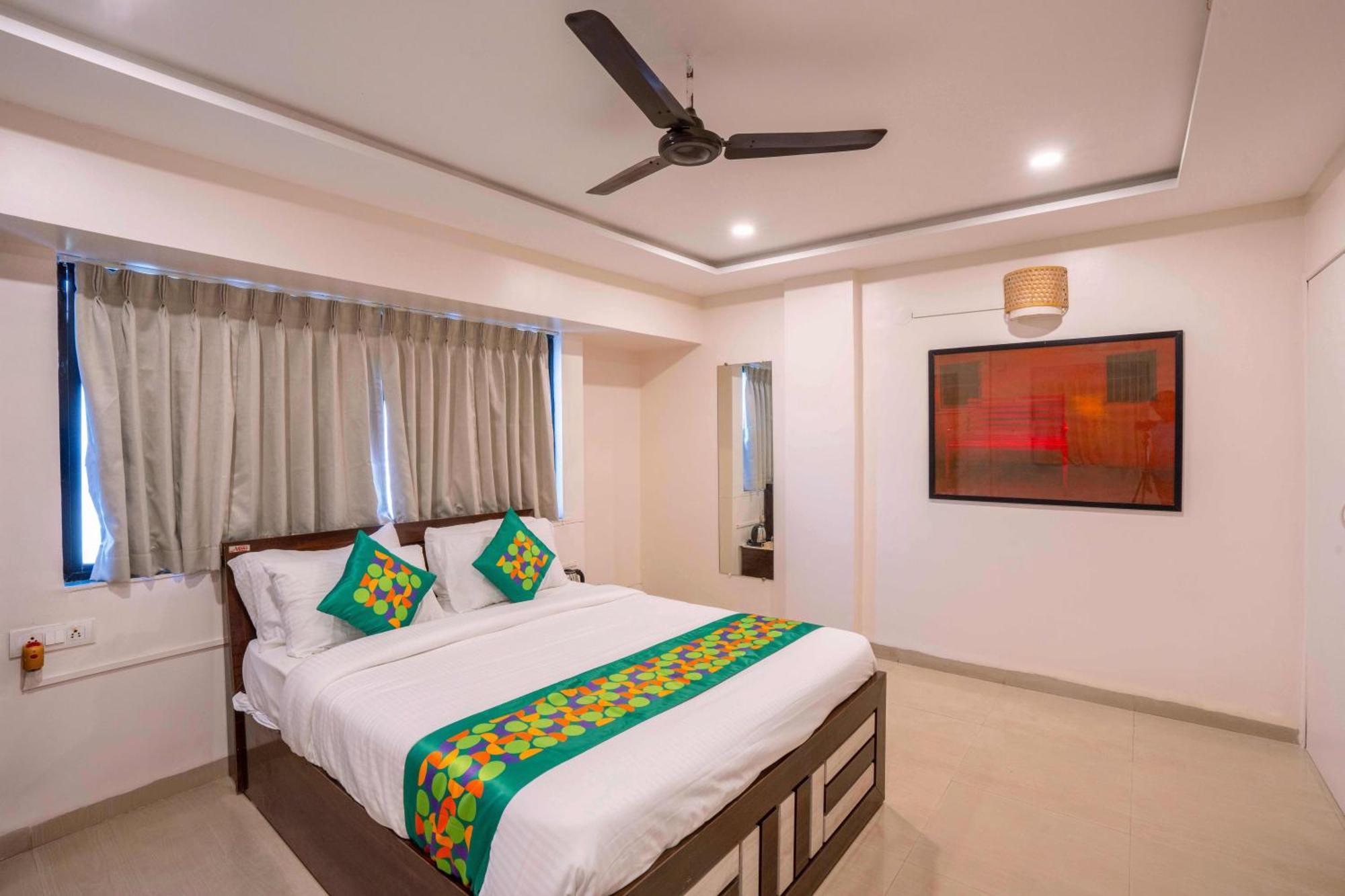 Treebo Royal Comfort Atithi Pune Bagian luar foto
