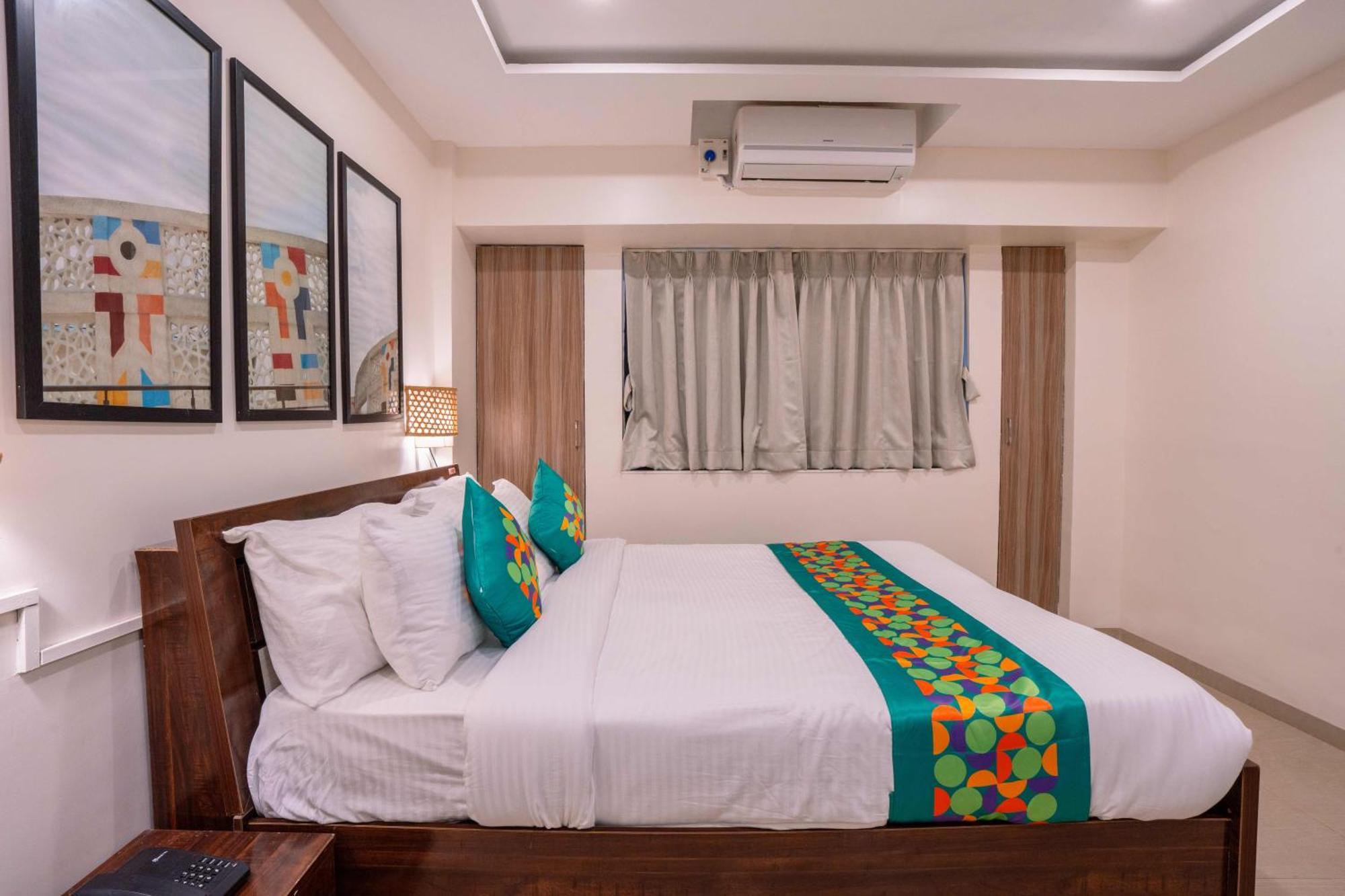Treebo Royal Comfort Atithi Pune Bagian luar foto