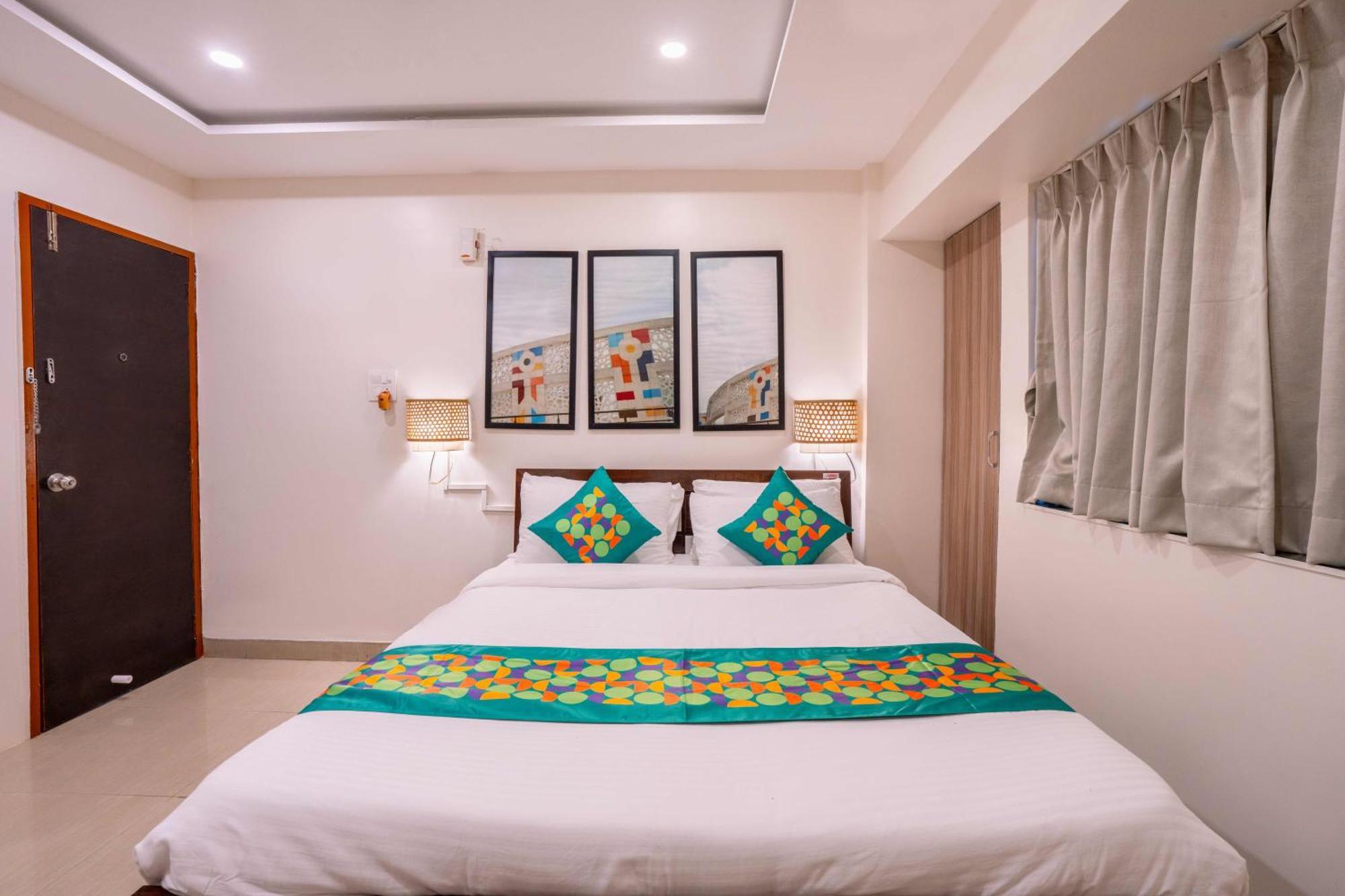 Treebo Royal Comfort Atithi Pune Bagian luar foto